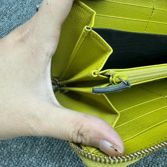 100% Authentic Gucci Leather Wallet - Picture 12 of 13